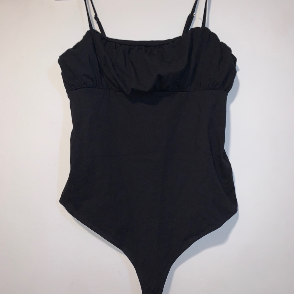 Guess L ruffled top body suit in black, with tags